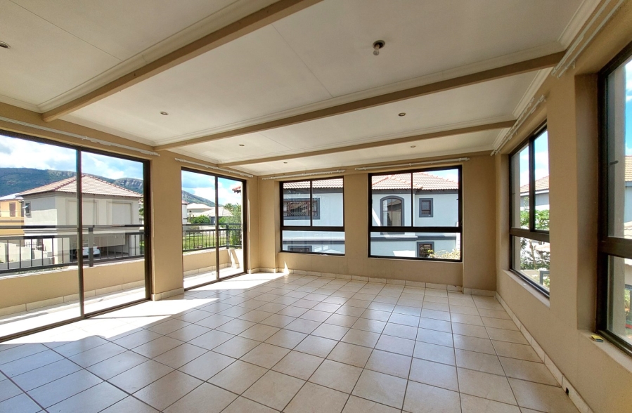 3 Bedroom Property for Sale in Gateway Manor North West